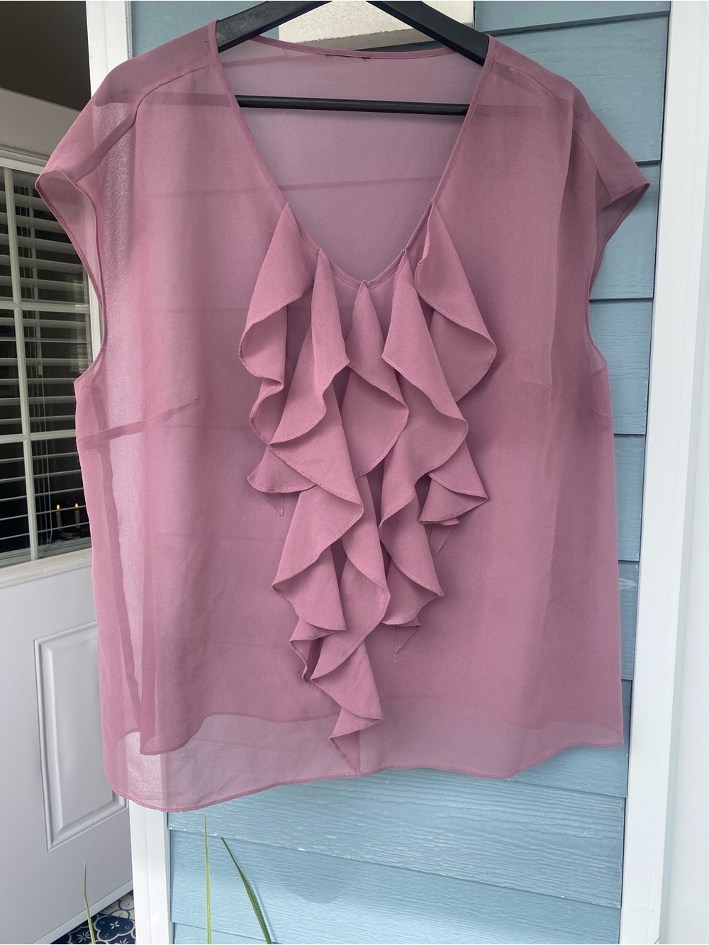 Sleeveless Ruffle V-Neck Blouse in Dusty Mauve